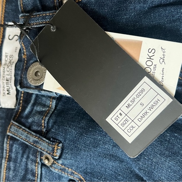 Muse Looks Shorts MLSP-0299 - Dark Skinny Denim Distressed, New with Tags - Picture 2 of 3